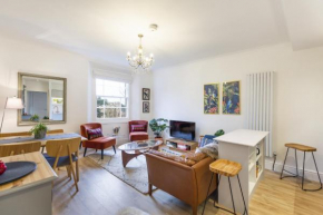 Hidden Gem – Luxe Clifton Apartment with Views
